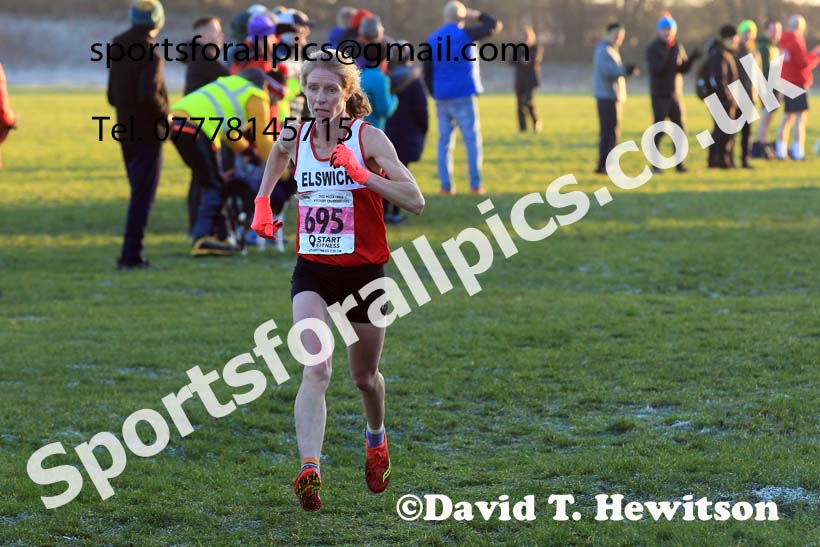 Senior womens 2022 North Eastern Cross Country Champs., Temple Park, South Shields.  Photo: David T. Hewitson/Sports for All Pics
